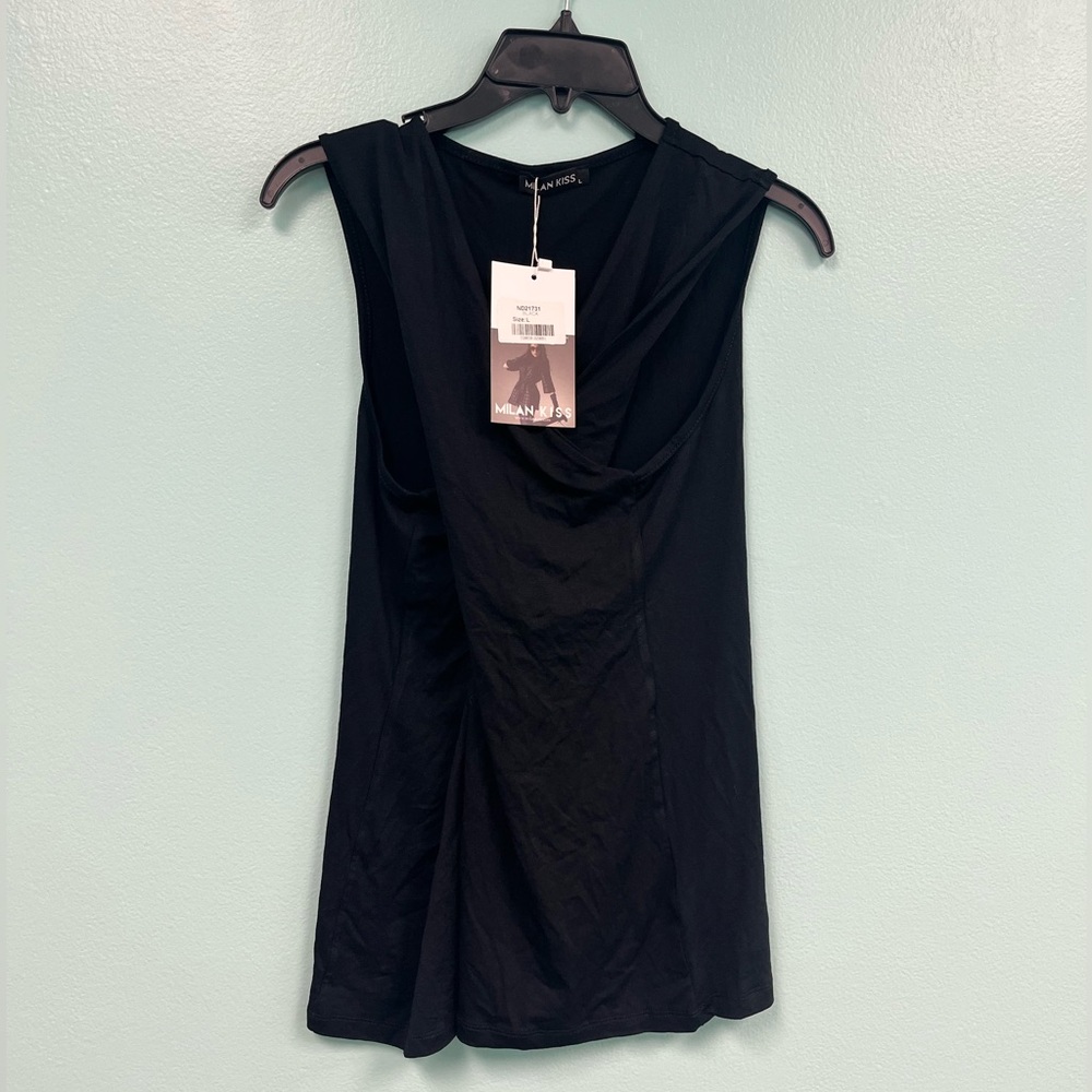 Milan kiss sleeveless cross neck shirt in black size L.